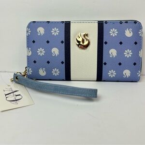 NWT Gloria Vanderbilt Logo &Stripe Overlay Zip-Around Wristlet/Wallet